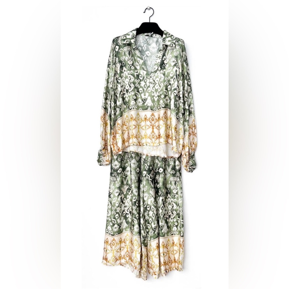 Green Printed V-Neck Long Sleeve Dress with Gold Accent